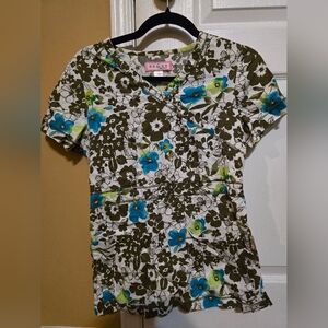 XS Koi Scrub Top